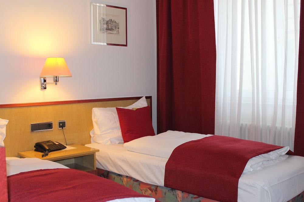 Hotel Leomar 3*